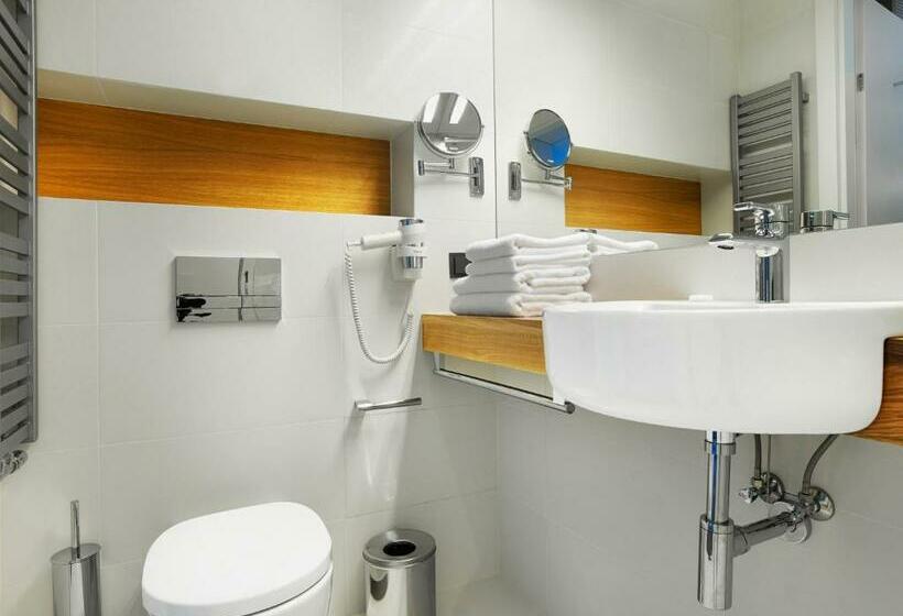 اتاق لوکس, Regatta Hotel Restauracja Spa