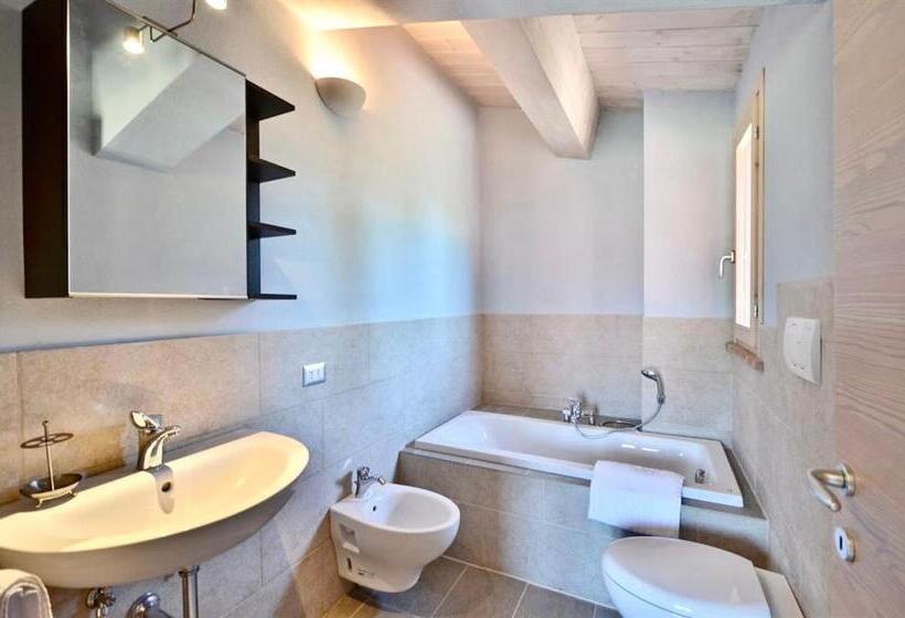 ツーベッドルーム　ヴィラ, Luxury Resort With Swimming Pool In The Tuscan Countryside, Villas On The Ground Floor With Private