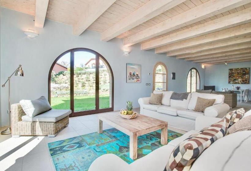 ツーベッドルーム　ヴィラ, Luxury Resort With Swimming Pool In The Tuscan Countryside, Villas On The Ground Floor With Private
