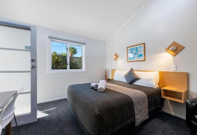 استودیوی استاندارد, Central Inn Taupo