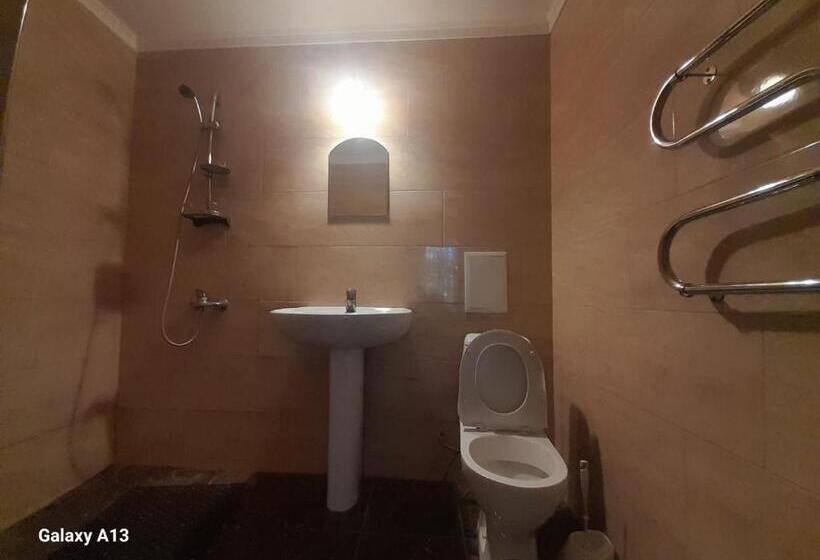 Номер Стандарт Трехместный, готель загадка, умань
