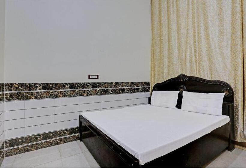 Трехместный Номер Классика, Oyo Royal Guest House