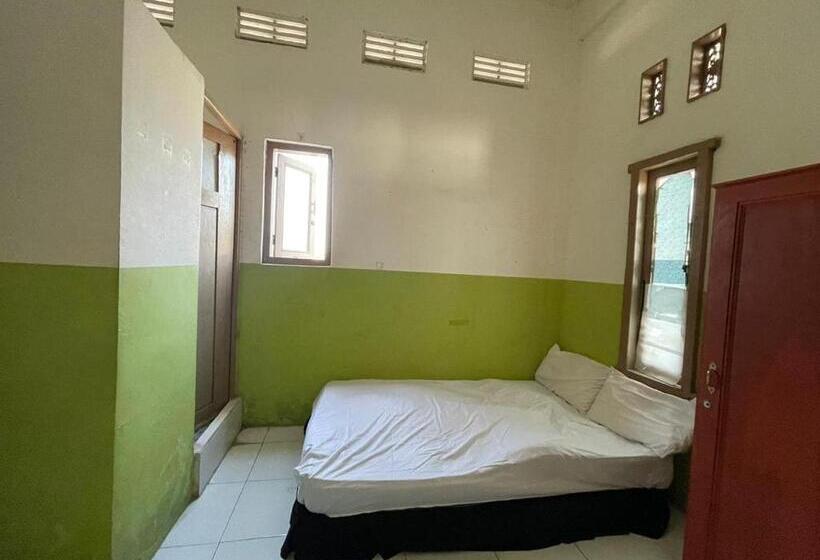 Номер Economy, Spot On 93075 Nova Jaya 2 Homestay Syariah