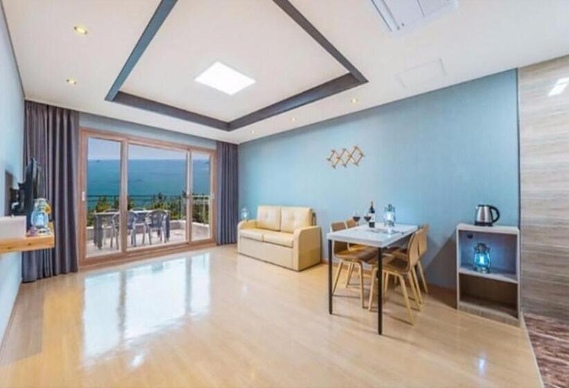 استودیو خانوادگی, Aria Pension & Resort