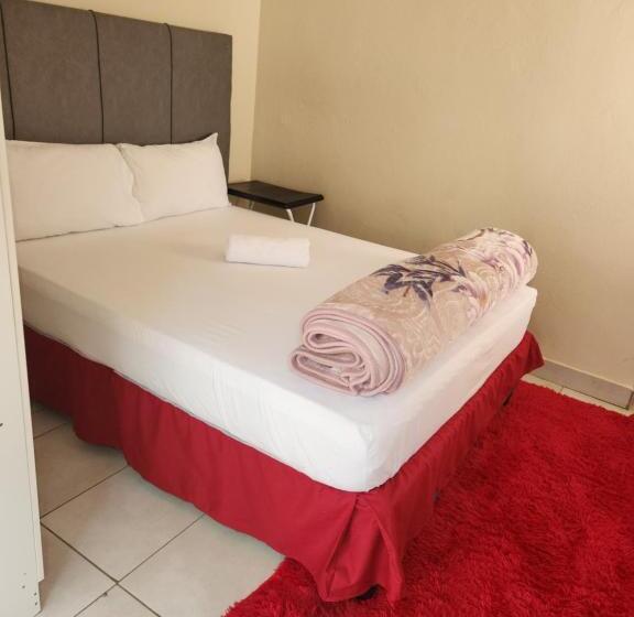 스탠다드 룸, Hunters Nest Guest House Mafikeng
