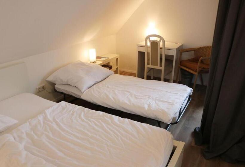 Номер Стандарт с Балконом, Messe  Und Gästezimmer Hildesheim