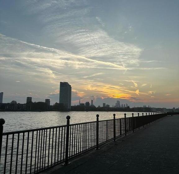 غرفة قياسية مطلّة علي الحديقة, Riverside Double Room Garden View E14
