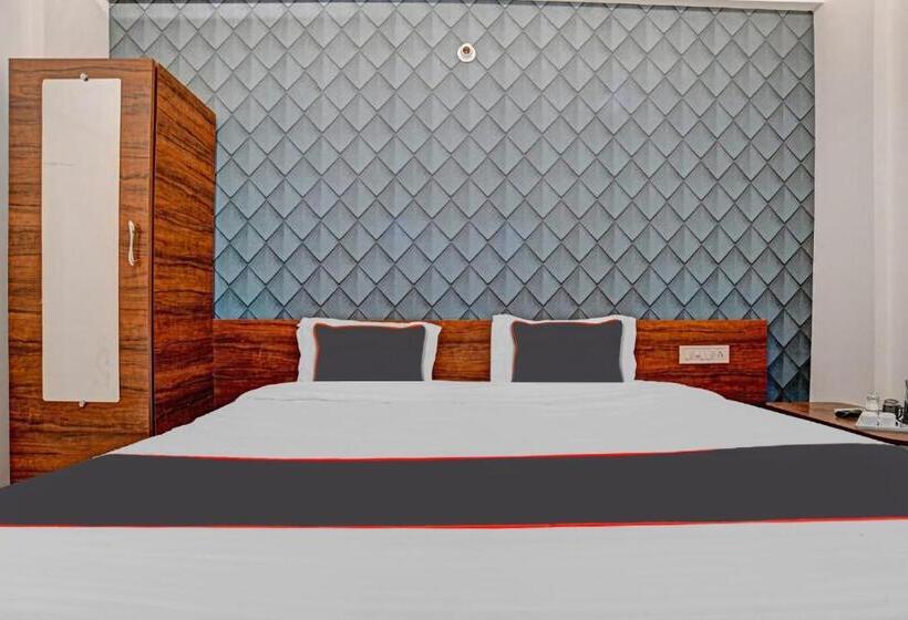 Трехместный Номер Классика, Collection O Hotel Blue Diamond