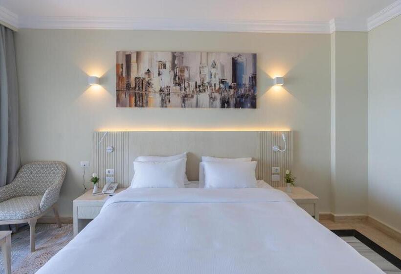 سوییت با چشم‌انداز دریا, Safir Marsa Matrouh Resort