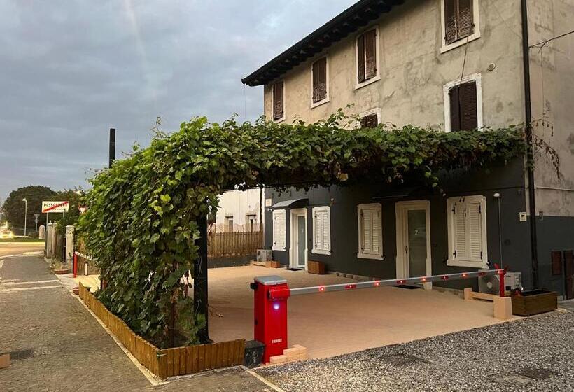اتاق لوکس سه تخته, La Pergola Suites