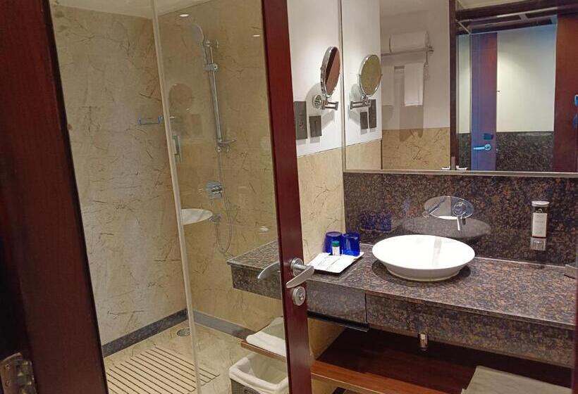 Номер Deluxe, Fortune Park Tiruppur  Member Itc S Hotel Group