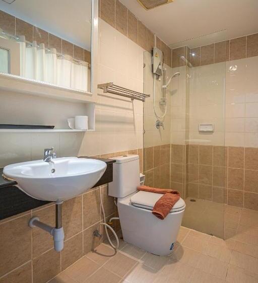 Quarto Estandar Cama King, Santi White House Patong