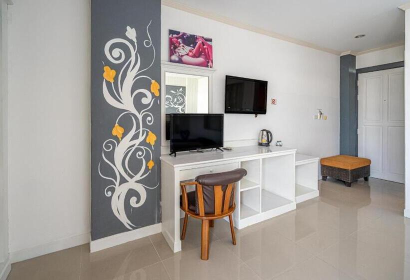 Quarto Estandar Cama King, Santi White House Patong
