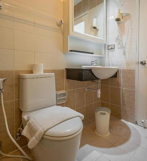 Quarto Estandar, Santi White House Patong