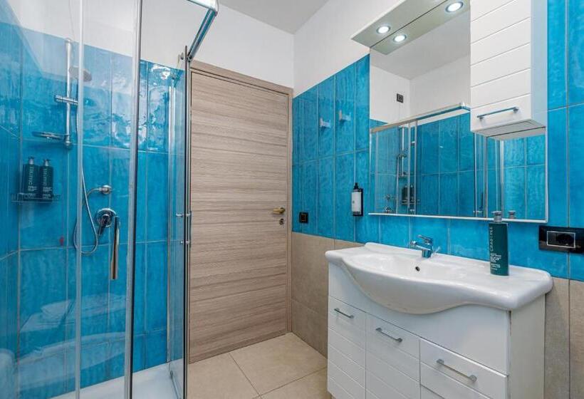 اتاق اساندارد با چشم‌انداز جانبی به دریا, Bellevue Sardinia Resort, Affiliated by Meliá