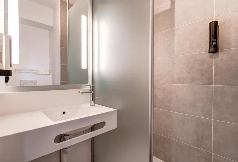 Четырехместный Номер Стандарт, B&b Hotel Versailles Rocquencourt