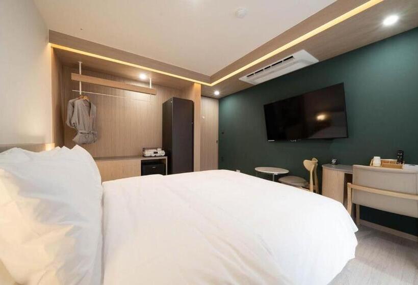 اتاق لوکس, Hound Hotel Gimhae Samgye