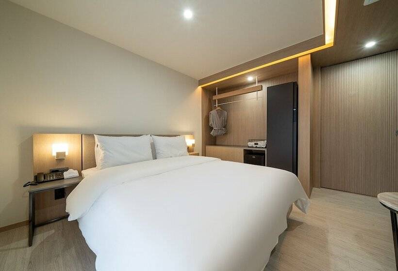 اتاق لوکس, Hound Hotel Gimhae Samgye