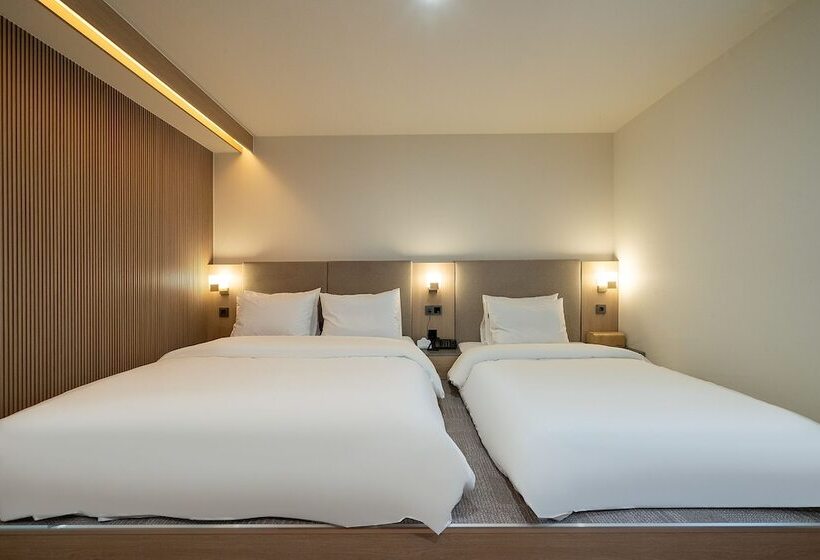 اتاق خانوادگی, Hound Hotel Gimhae Samgye