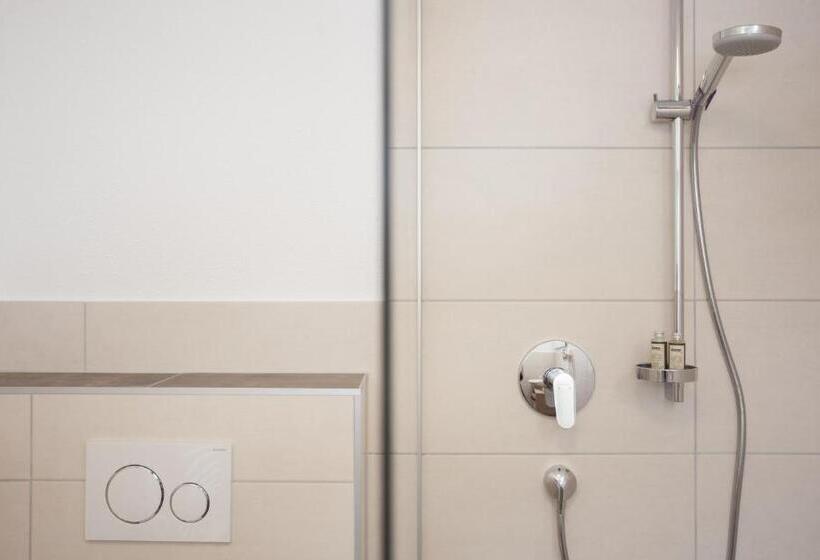 استودیوی استاندارد, Apart Hotel Arno