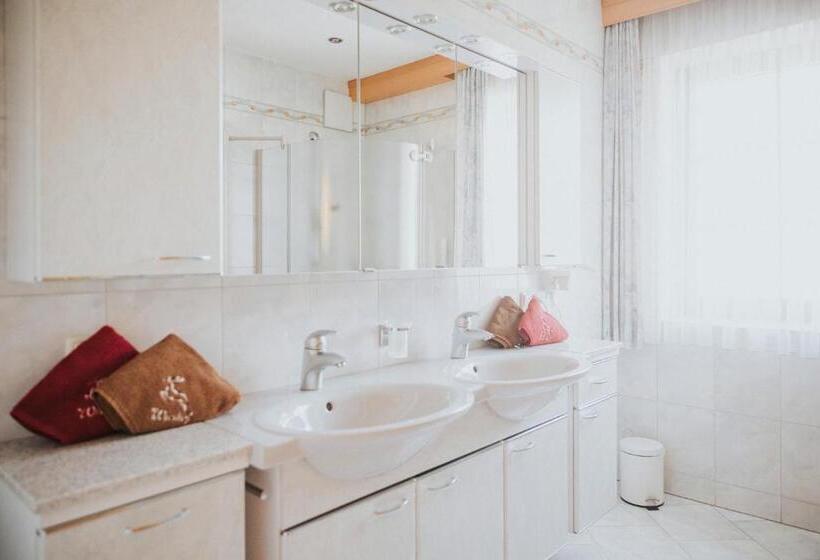 آپارتمان 2 خوابه با بالکن, Appartements Wieshof