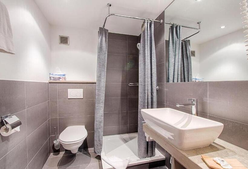 Номер Стандарт Трехместный, Central, Spa & Lounge Bar