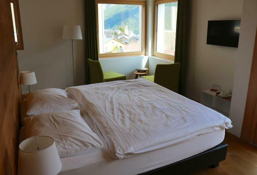 Номер Стандарт Вид на Горы, Guarda Lodge