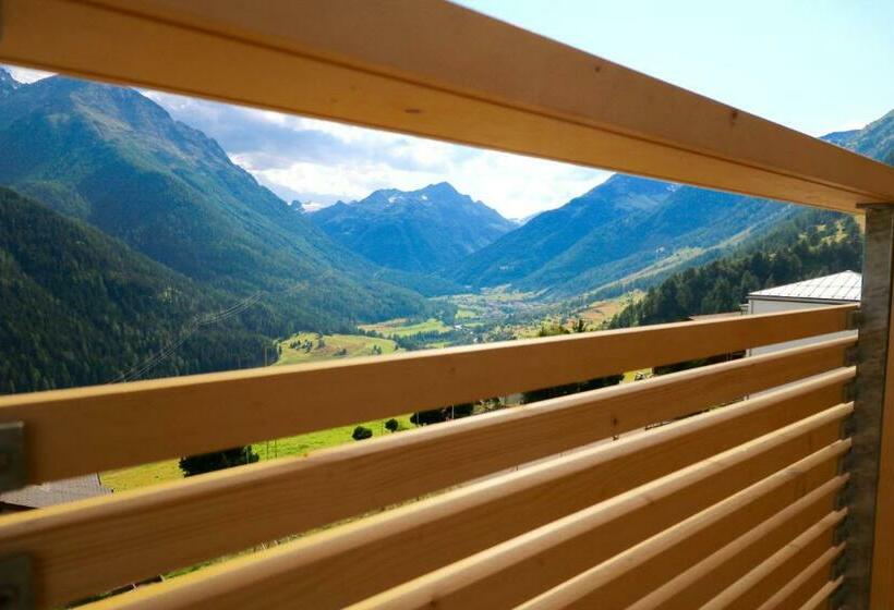 Номер Стандарт Вид на Горы, Guarda Lodge
