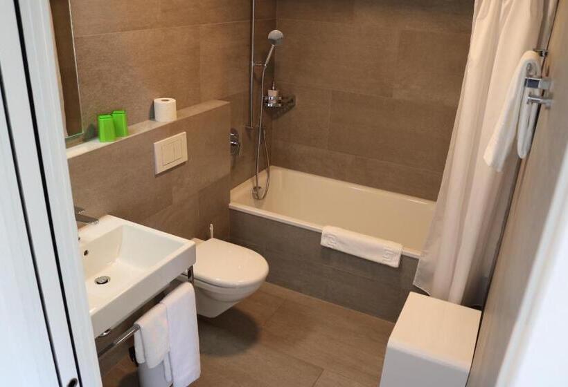 Номер Стандарт Вид на Сад, Guarda Lodge