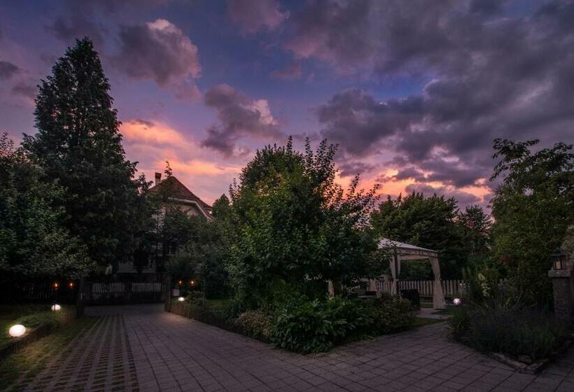 带1个卧室的高档别墅, Max Aviation Villa & Apartments