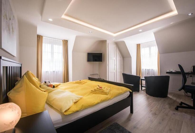 带2个卧室的套房, Max Aviation Villa & Apartments