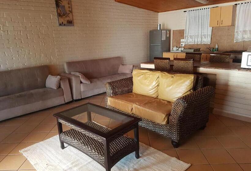 اتاق خانوادگی, Golden Dawn Chalets