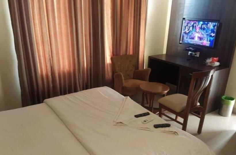 Трехместный Номер Классика, Pop 80730e Hotel Rajeshwari