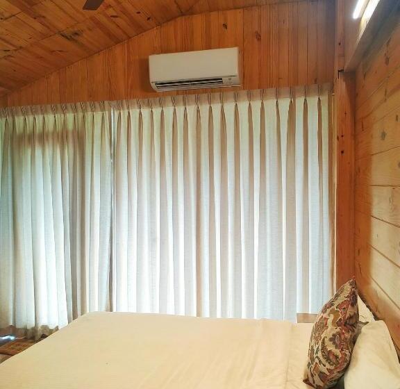 Номер Deluxe, Riverside County Resort