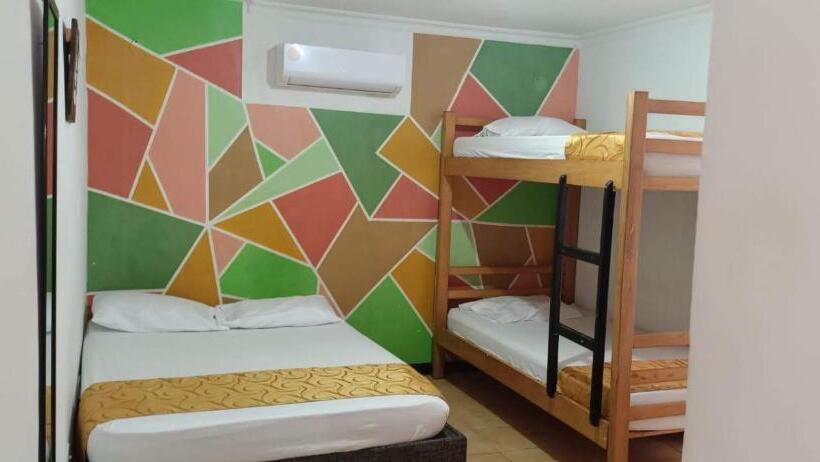 اتاق استاندارد چهارنفره با بالکن, Cabaña Salguero