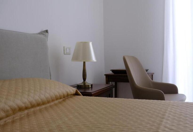 Номер Стандарт с Балконом, Al Corso Charming Rooms