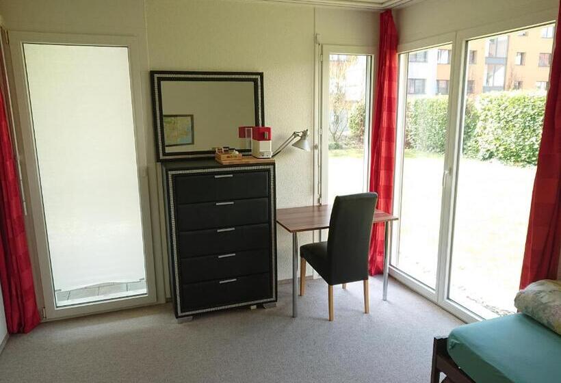 اتاق استاندارد با سرویس بهداشتی مشترک, Privatzimmer 300m Zur S Bahn Jona