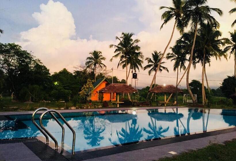 Номер Deluxe, Crown Holiday Village Near Marawila
