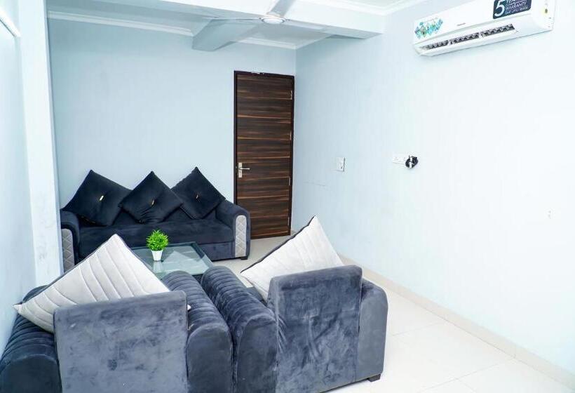 اتاق لوکس با بالکن, Limewood Stay   Executive Huda City Center