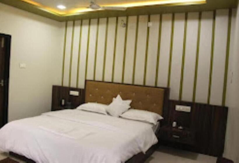 Номер Deluxe, Shri Sharnam, Maheshwar