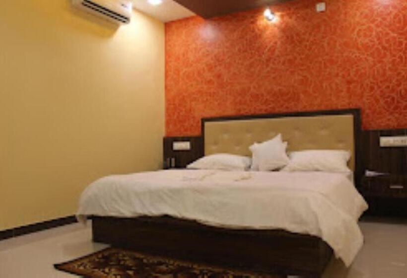Номер Deluxe, Shri Sharnam, Maheshwar