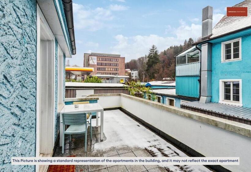 패밀리 룸, Budget Living In The Outskirts Of Zurich