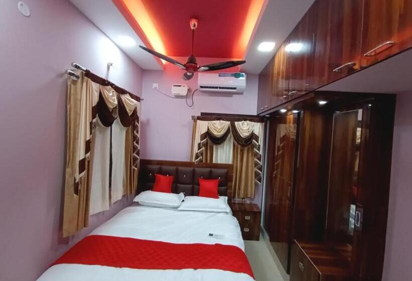 Трехместный Номер Стандарт с Балконом, Alif Serviced  Apartments