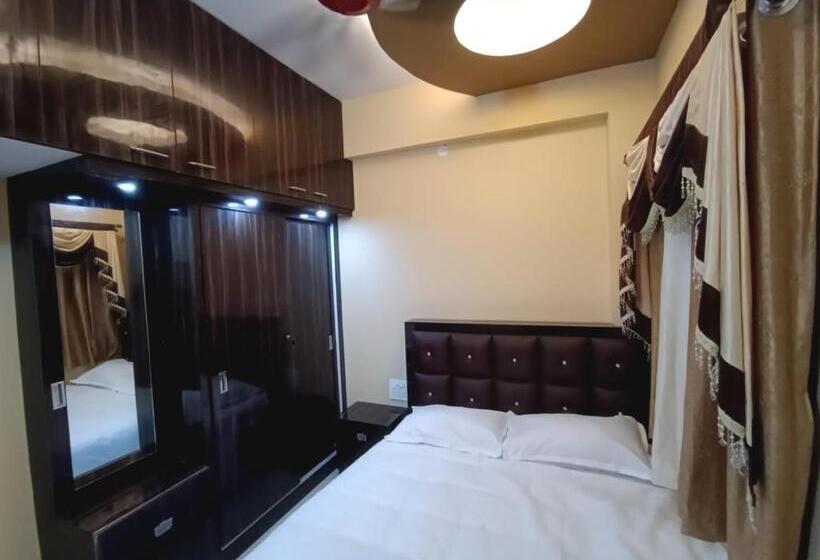 Трехместный Номер Стандарт с Балконом, Alif Serviced  Apartments