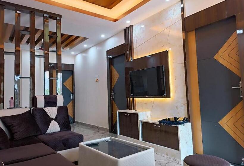 Номер Deluxe с Балконом, Alif Serviced  Apartments