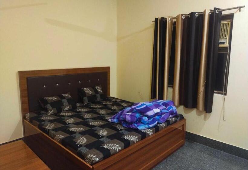 Трехместный Номер Классика, Oyo 8209 The Park Ovo Hotal