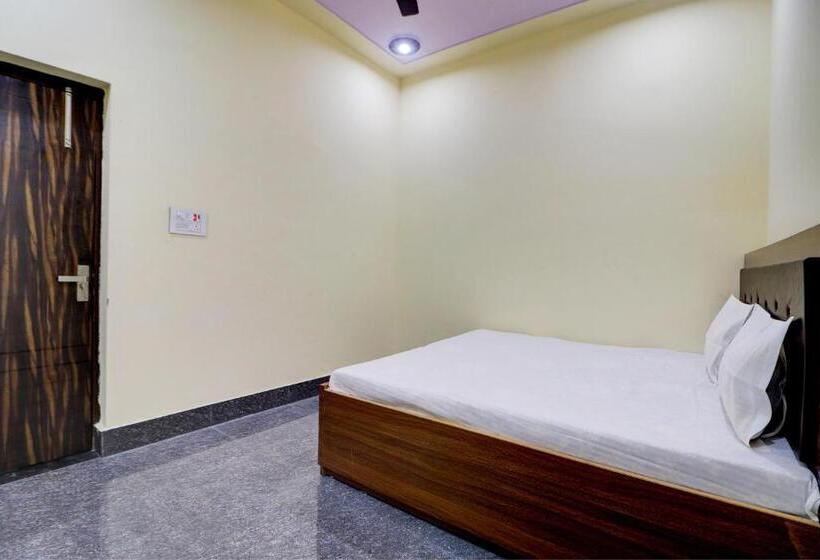 Трехместный Номер Классика, Oyo 8209 The Park Ovo Hotal