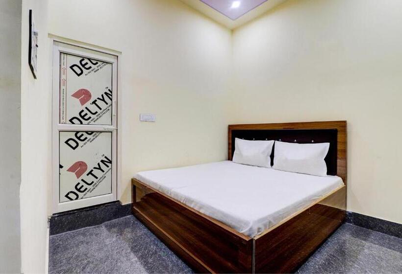 Трехместный Номер Классика, Oyo 8209 The Park Ovo Hotal