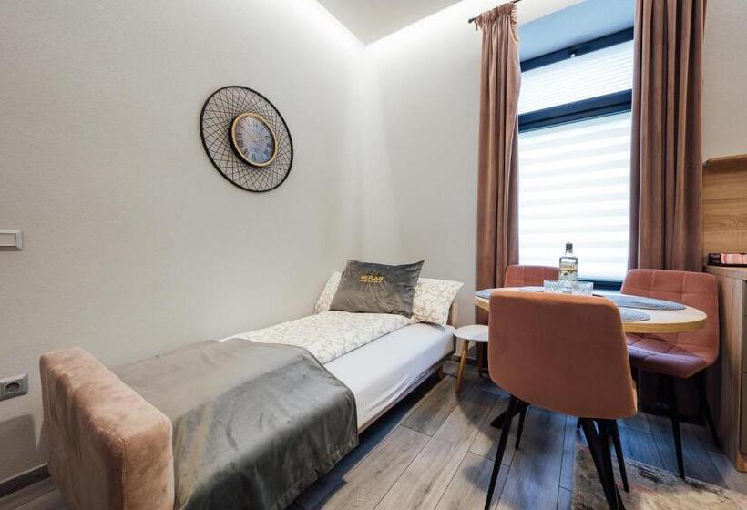 스탠다드 스튜디오, Gerab Resort