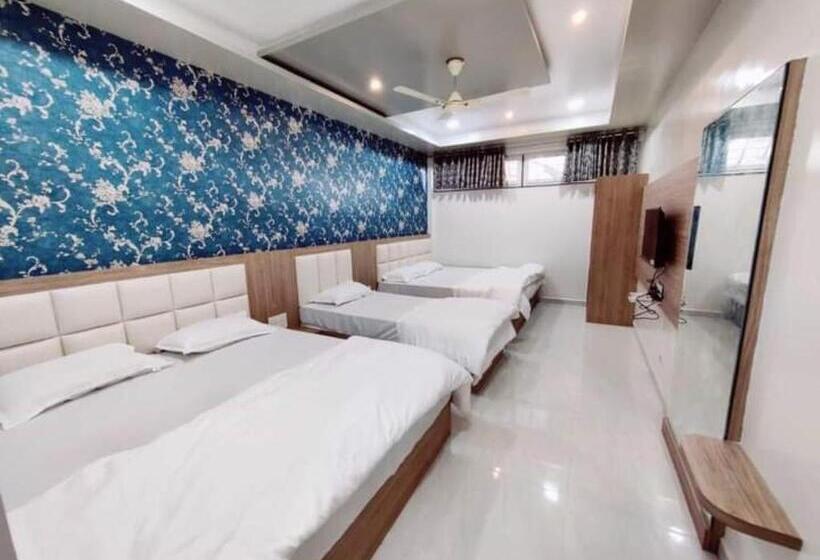 带大床的豪华间, Annapurna Executive,tuljapur